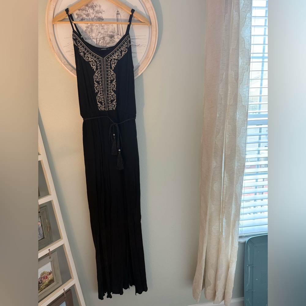 Annabelle Black Maxi Dress with Embroidery